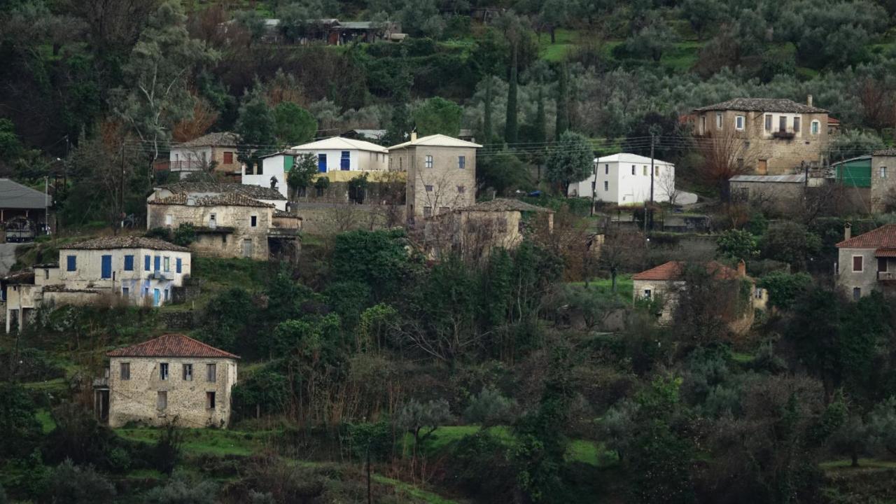 The Old Olive Mill House Villa Aegae ภายนอก รูปภาพ