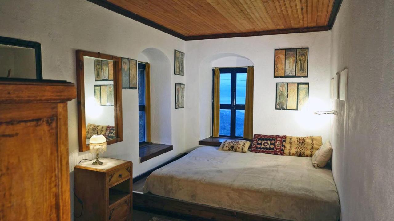 The Old Olive Mill House Villa Aegae ภายนอก รูปภาพ