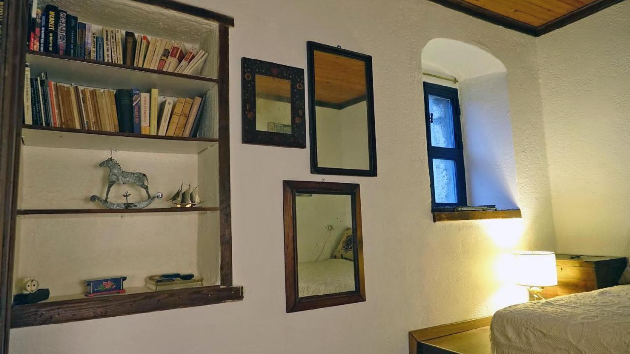 The Old Olive Mill House Villa Aegae ภายนอก รูปภาพ