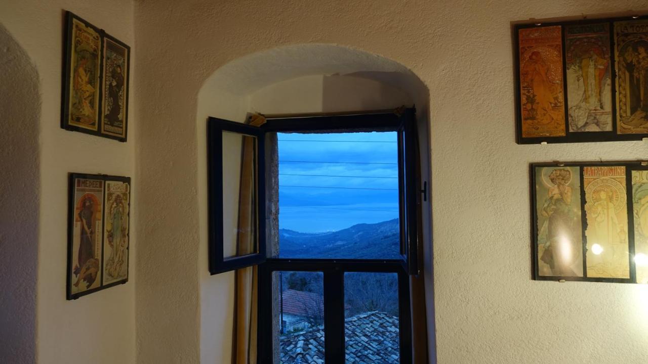 The Old Olive Mill House Villa Aegae ภายนอก รูปภาพ