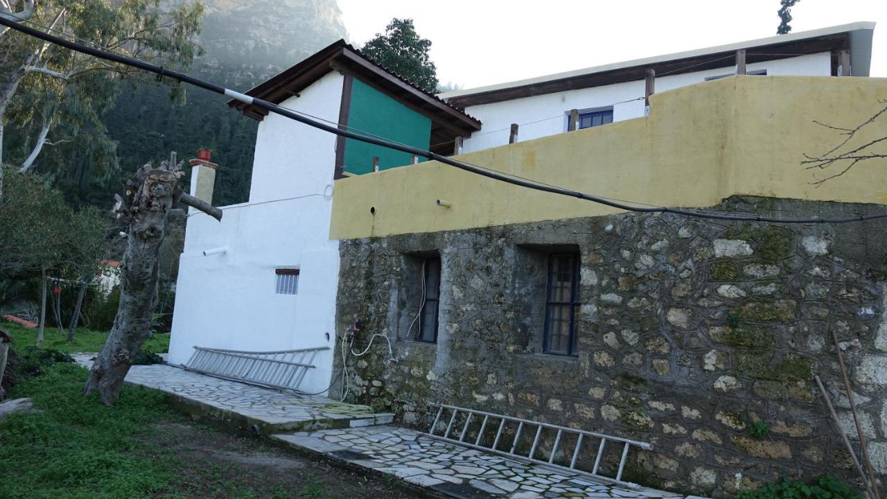 The Old Olive Mill House Villa Aegae ภายนอก รูปภาพ